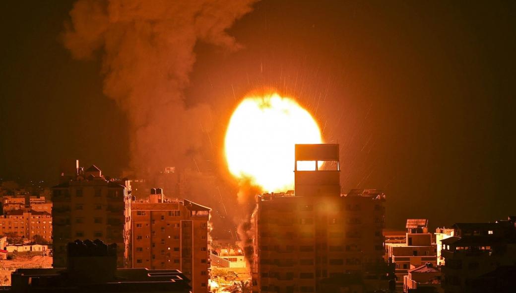 Ισραηλινά μαχητικά βομβάρδισαν θέσεις της Χαμάς – Καταιγισμός ρουκετών από τη Γάζα (βίντεο)